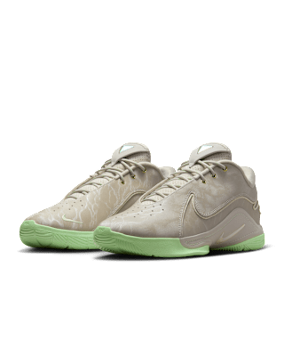 NIKE公式】レブロン 22 